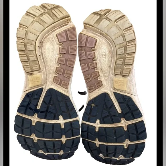 Brooks Women's Ghost 11 Purple Running Shoes Sneakers Size 10 B EUC - Picture 7 of 9